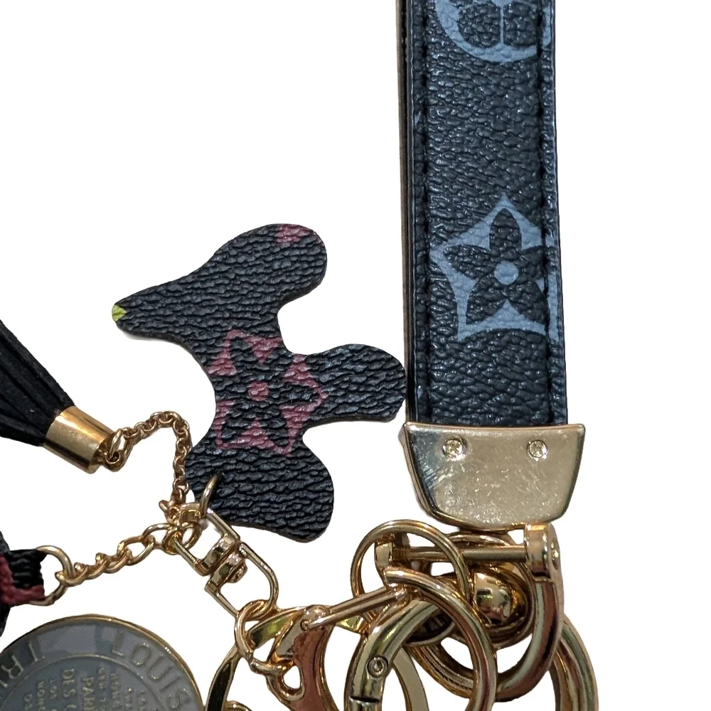 Louis Vuitton Trunks & Bags Charms (2) 35x41mm